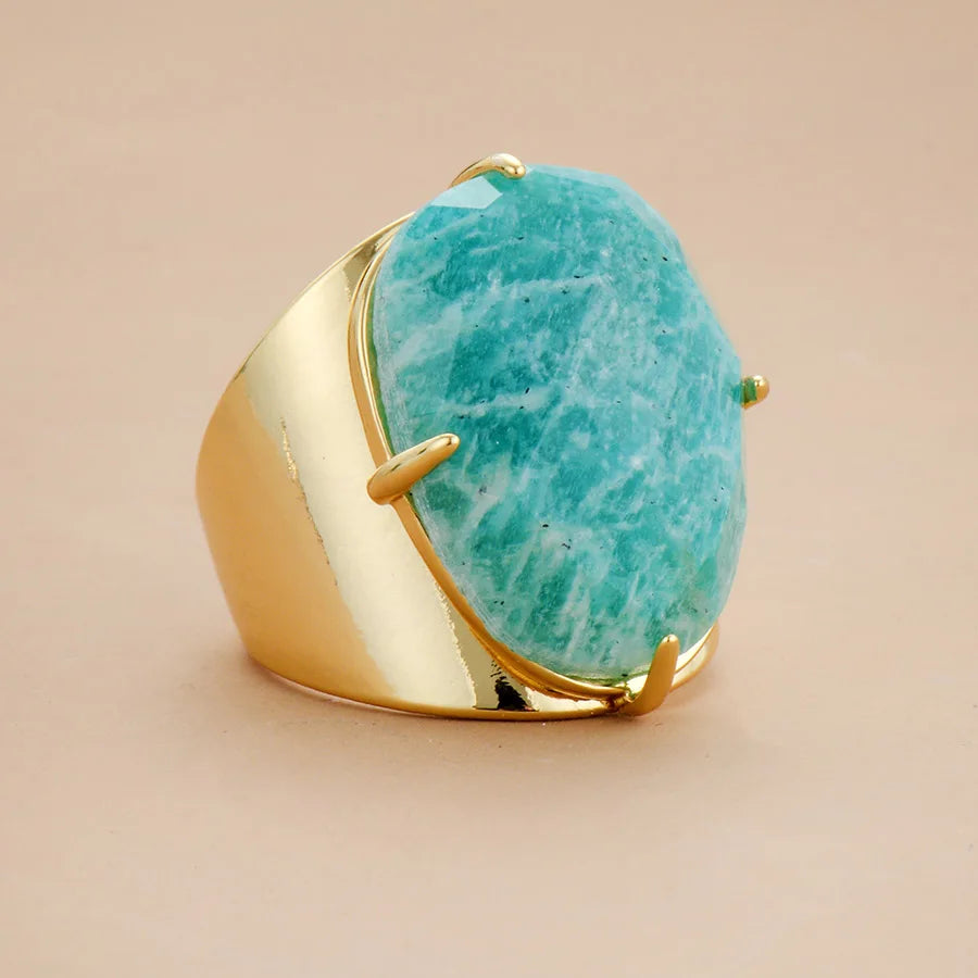 Bague opulente en pierre d'amazonite plaquée or