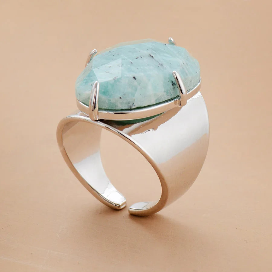 Bague opulente en pierre d'amazonite plaquée or