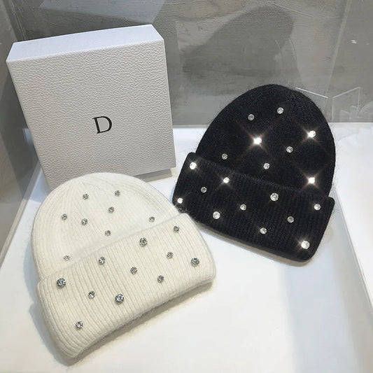 Gorro de invierno tejido con diamantes de imitación elegante